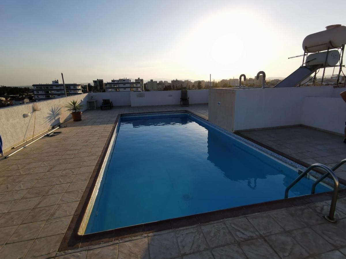 Carisa Downtown With Rooftop Pool Lárnaca Exterior foto
